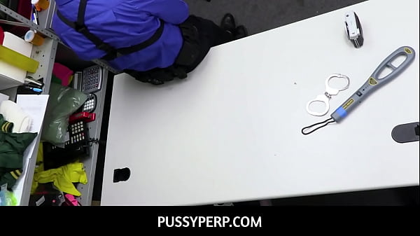 Nonton Chubby Latina Teen Shoplifter Adriana Maya Has To Fuck A Cop To Avoid Jail thumbnail