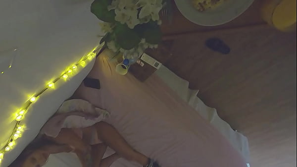 Tratando o p&eacute; machucado da esposa com carinho e muito sexo ana rothbard 