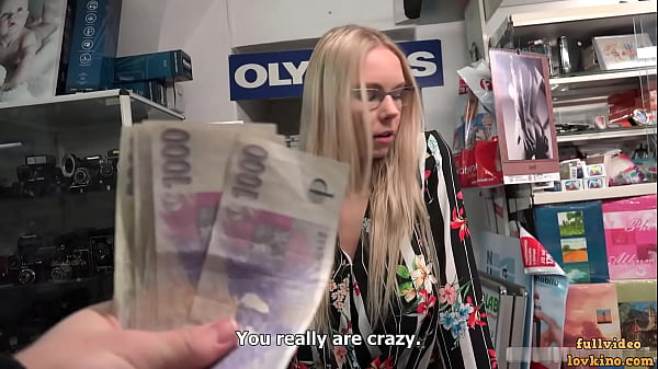 Floranerussel_fucked in shop