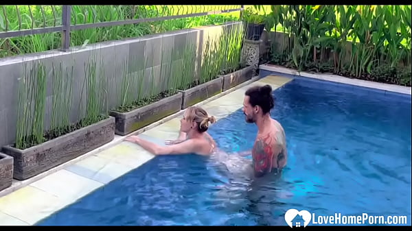 Play MP4 - Enjoying the pool and his hard tool