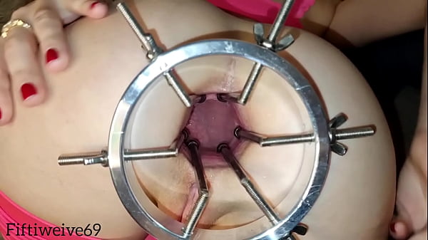 Play MP4 - look into my hole