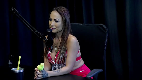 Play MP4 - Comentou sobre a gera&ccedil;&atilde;o de criadores de conte&uacute;dos&comma; adora provocar&comma; gosta de ir em casa de swing&comma; e a grava&ccedil;&atilde;o ruim&period;&period;&period; - Belinha Baracho &lpar;WATCH ON&colon; SHEER&sol;RED&rpar;