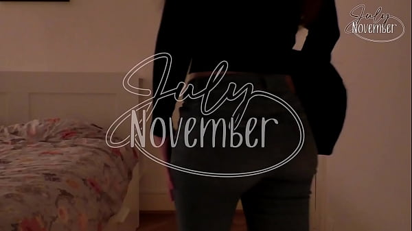 Nonton On Doit Vraiment Partager Le M&ecirc;me Lit???tu As Invit&eacute; Ta Meilleure Amie En ... thumbnail