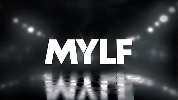 Nonton April Spotlight: Your Squirting Toy Aderes Quin thumbnail