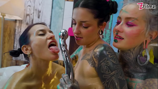 Nonton Slippery Synth Oily Lesbian Metal Toy Threesome thumbnail