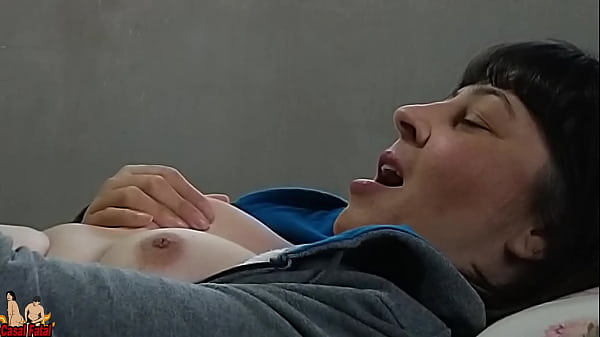 Play MP4 - I make my cuckold husband suck my pussy because he have a small penis