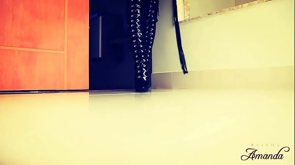 Amanda Sabatiny Bota e Salto Alto