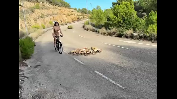 Nonton Me Fui Desnuda Y Con La Cara Llena De Leche Queres Saber Todo Lo Que Hice ? Mira El Primer Comentario thumbnail