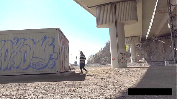 Nonton Desperate Alexa (she Needs To Pee...) thumbnail