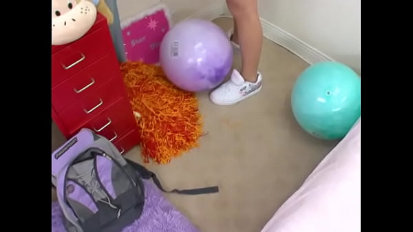 Nonton Ami Jordan 18 Yo Cutie Huge Cock Pov Blowjob And Cum Facial thumbnail