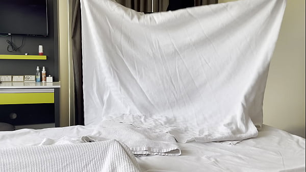 Play MP4 - Arab maid gets creampied by hotel client