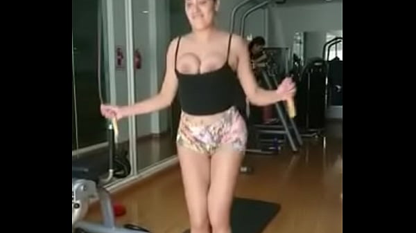 6A33F9EF-4112-4CBE-B262-F89E97645747.MOV 