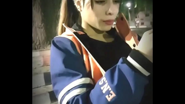 Play MP4 - Estudiante Argentina hace exhibicionismo todos los dias a la salida de la escuela