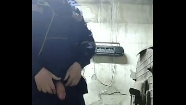 Меня заставили дежурить на новый год,поэтому я решил снять весёлое праздничное гейское порно! thumbnail