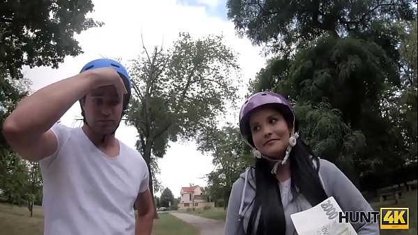 HUNT4K_Couple solves financial_problemswith dirty sex_with stranger