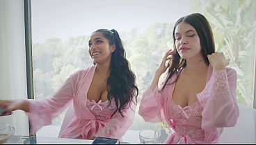 Nonton Two 18yo Sluts Call Us To Double Penetrate Them In A Hardcore Gangbang - Rossa Vax And Yasmina Khan thumbnail