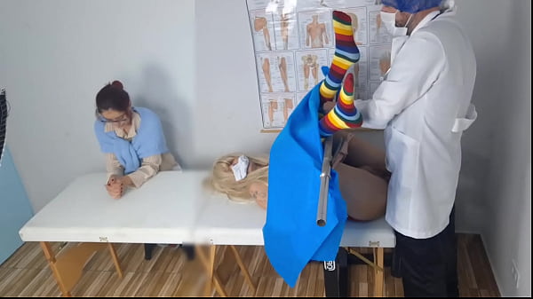 Play MP4 - Levei minha meia-irma ao ginecologista safado&excl;