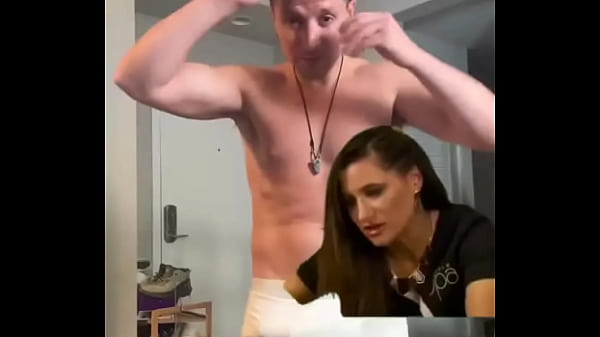 Nonton Does Size Matter ? thumbnail