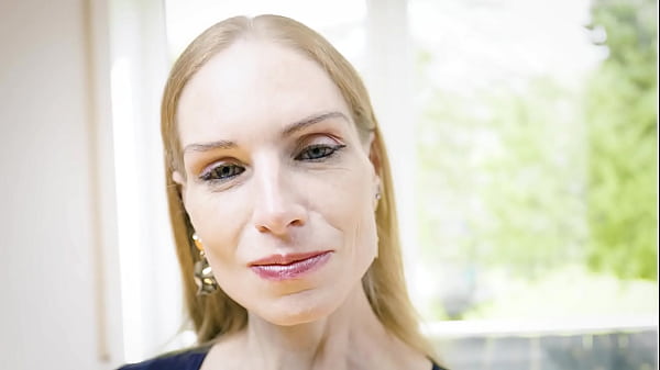 Nonton Mega Crazy Threesome! thumbnail