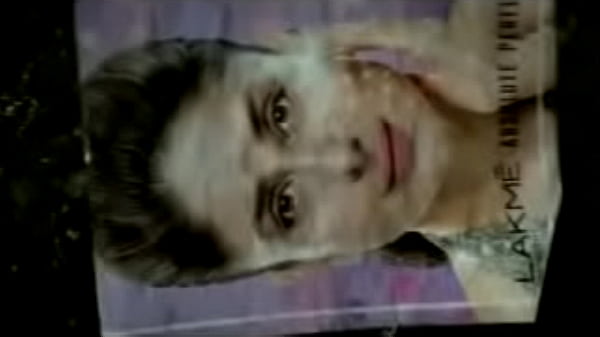 for the firt time piss tribute on bollywood bitchy actress slutty kareena 