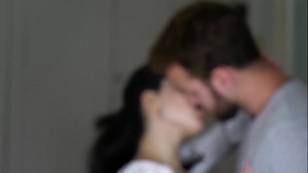 Play MP4 - Cute Mia Navarro gets facialized