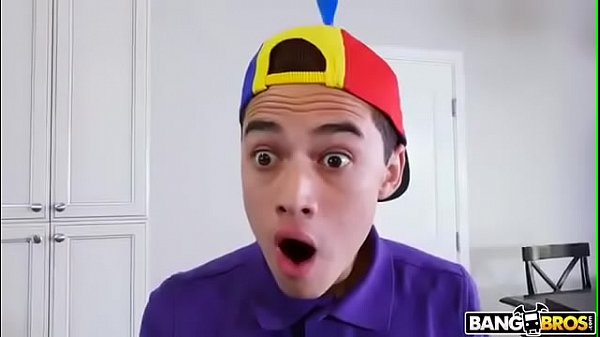 La milf se le da como obsequio parte 1