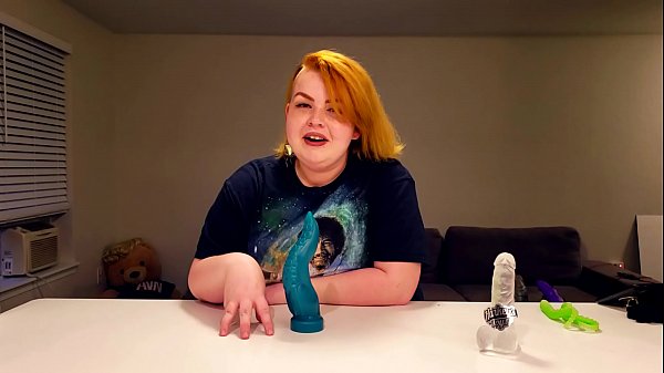 Velma Voodoos Reviews: the TAINTACLE - hankeys_toys unboxing