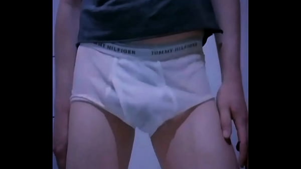 Macho Mexicano Exitado En Su Trusa Blanca thumbnail