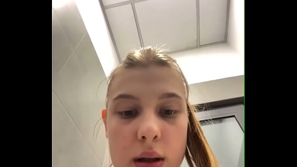 Play MP4 - Public Blowjob with a lot of saliva