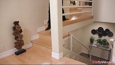 Nonton Wife Katrina Colt Is Face Fucking Their Housekeeper With Strap On.her Husband Arrives And Fucks Her Pussy,then They Double Penetrate The Busty Latina thumbnail