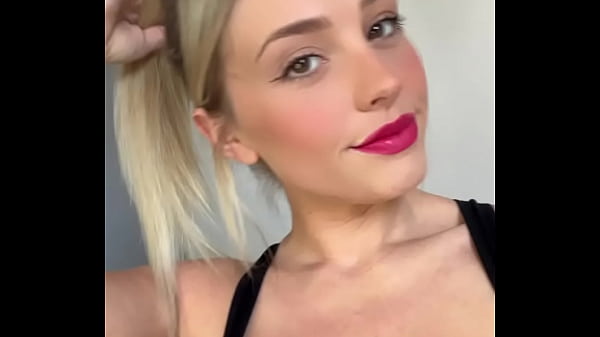 Nonton Thursday Outfit thumbnail