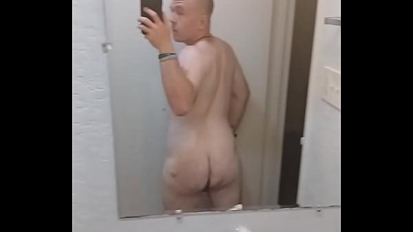 Nonton Slow Motion Twerking The Mirror thumbnail