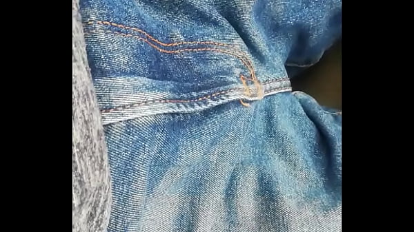 Play MP4 - Peeing in pants