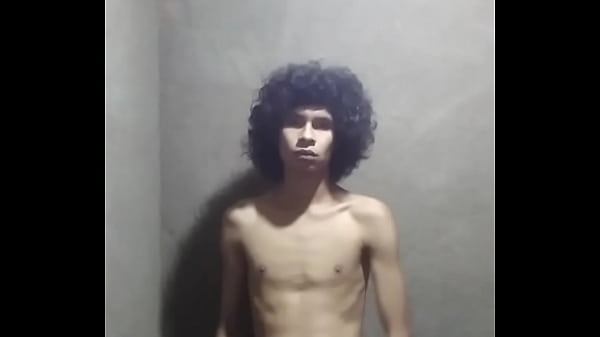 Play MP4 - Metaleiro se masturbando