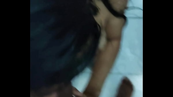 Nonton Le Encanta Que Le Rompa Su Culito Mientras Su Marido Trabaja thumbnail