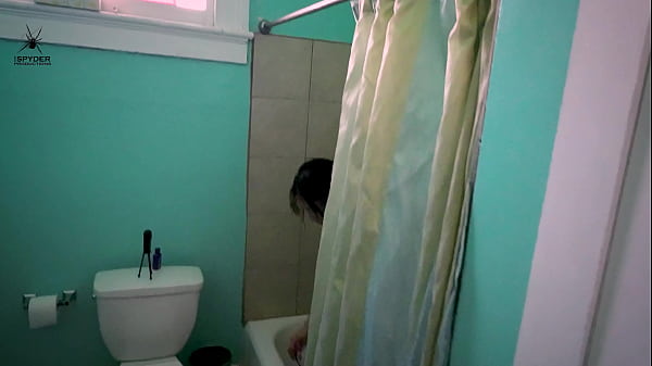 Nonton Allidoll? Is Peaceful ️ In The Shower Until I Saw Her thumbnail