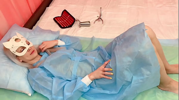 Nonton Mia Mimi With Medical Extender | Mega Pussy Stretching thumbnail