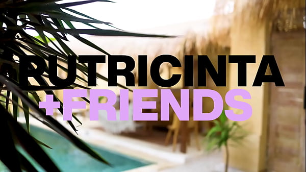 Sexy Model Putri Cinta Revealing Her Tight Ass Hole 