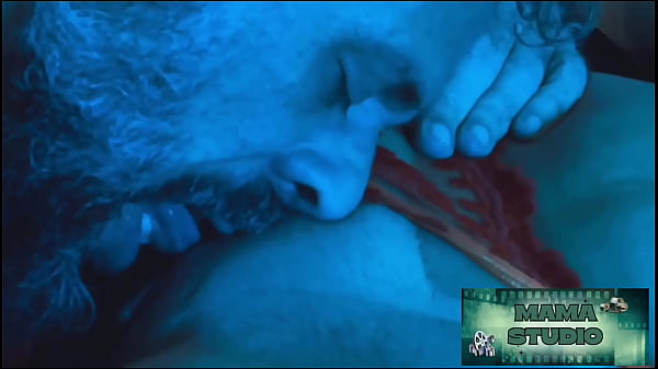 Mama studio fetiche por p&eacute;s sexo intenso