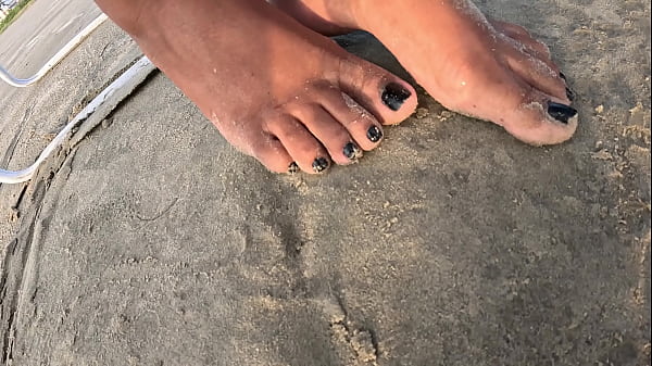 Nonton Solinhas Molhadas Na Areia: P&eacute;s Suadinhos Que V&atilde;o Te Deixar Louco De Tes&atilde;o! thumbnail