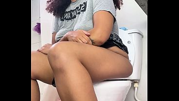 Desperation Fart Explosion and Toilet Farts Chubby Latina