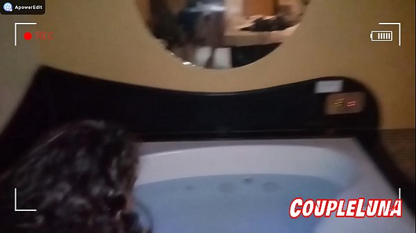 Putinha sofrendo pra dar o cuzinho apertado