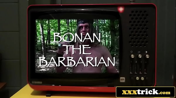 Nonton Ex-tv Barbarian Caught In Wild Comic-con 3-way With Eager Fans thumbnail
