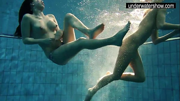 Play MP4 - Two sexy amateurs showing their bodies off under water