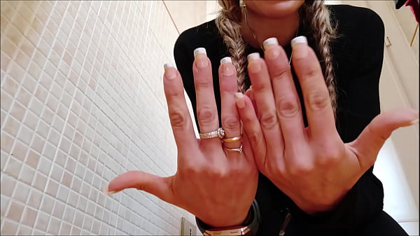 The Beautiful Italian Girl Humiliates You Who Are Stupid-la Bella Italiana Umilia Proprioo Te Che Sei Scemo thumbnail