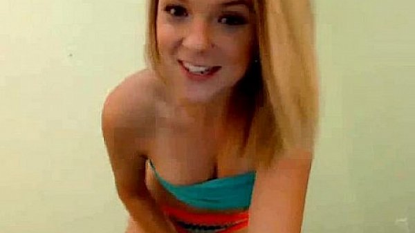 Nonton Cute College Girl On Webcam thumbnail