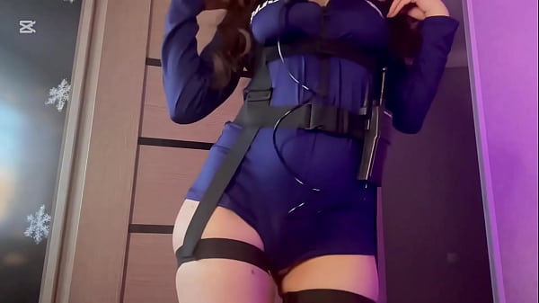 Nonton Policewoman Rides Big Cock On Back thumbnail