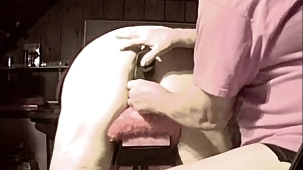 Tennesseemilf1 screams on sawhorse 