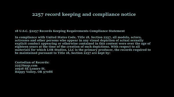 Nonton Shy Masturbates Beneath Her Skirt thumbnail