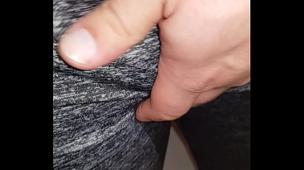 Play MP4 - Wetting pants and socks